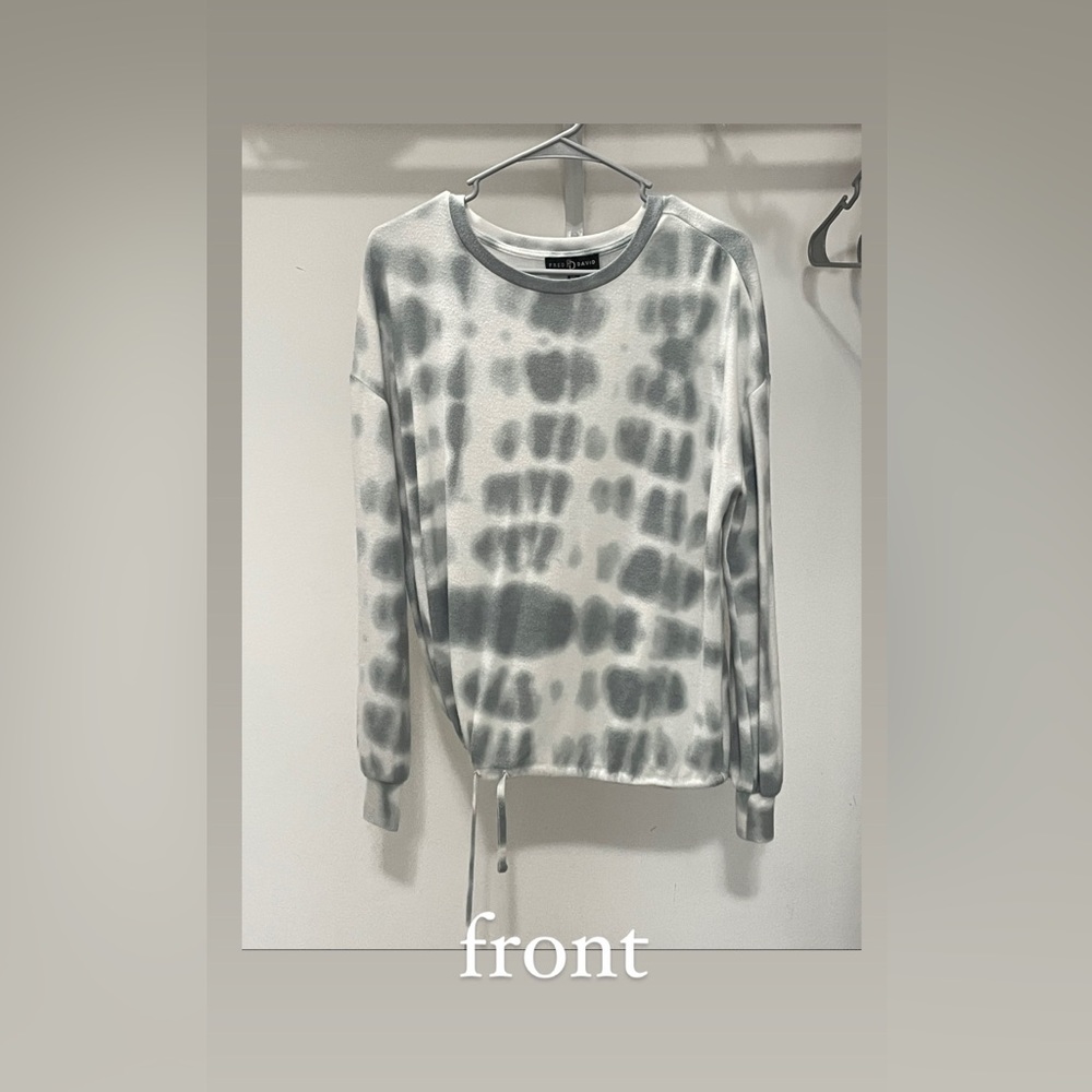 patterned long-sleeve tee from fred david’s